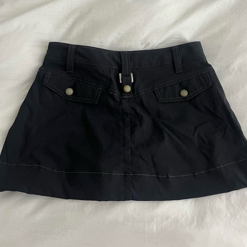 athleta active mini skirt with buckle detail